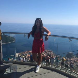 Meet your Posher, Daniella